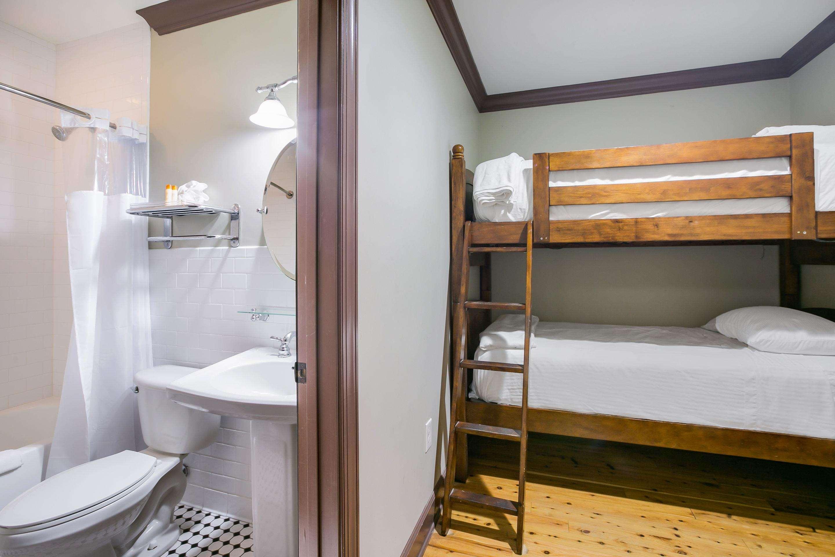 Water Street Hotel & Marina, Ascend Hotel Collection アパラチコラ エクステリア 写真