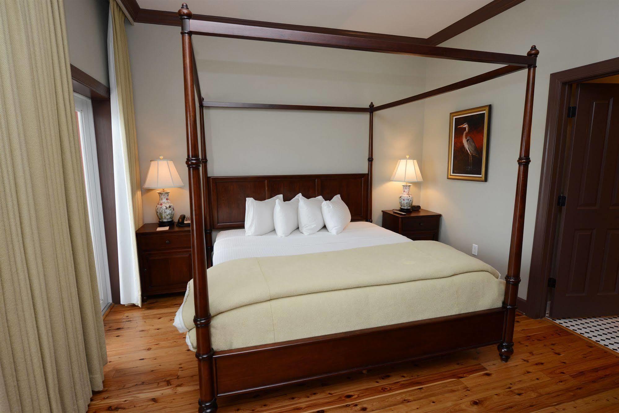 Water Street Hotel & Marina, Ascend Hotel Collection アパラチコラ エクステリア 写真